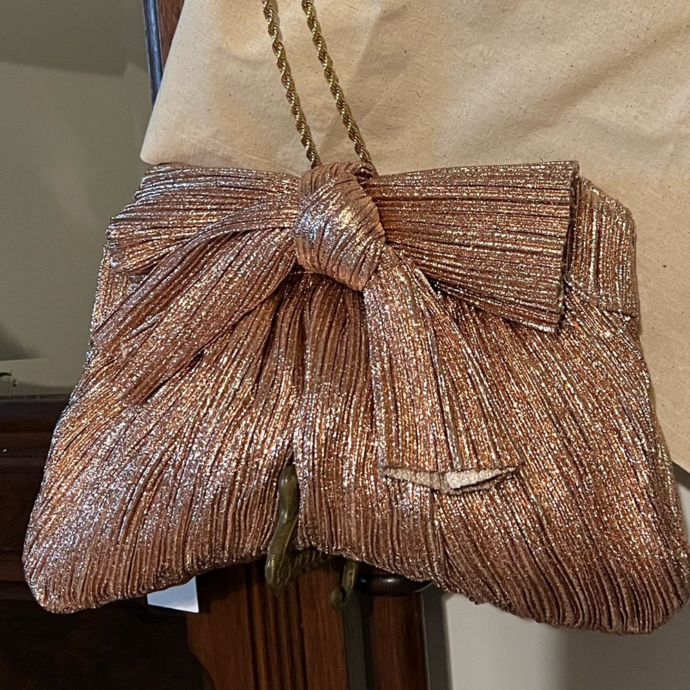 New with Tags Loeffler Randall
Rayne Clutch, Dune